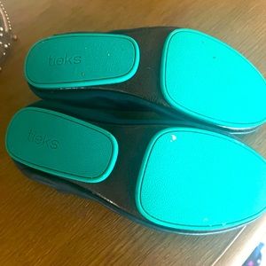 Tieks navy flats size 9